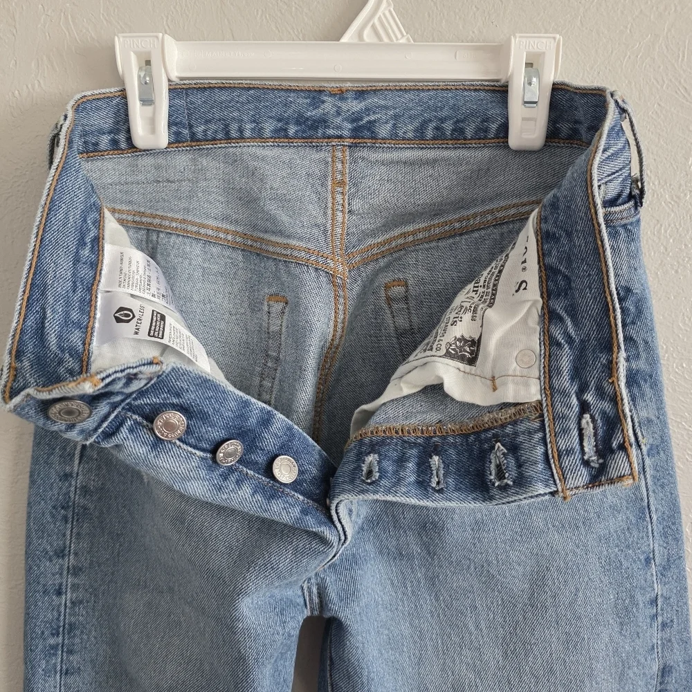 Levis Womens 501 Skinny Tapered Button Fly Distressed Blue Denim Jeans Sz 27x30 - Picture 7 of 11